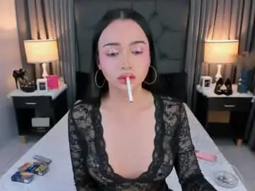 Chaturbate Live Sex Cam of mia_mow