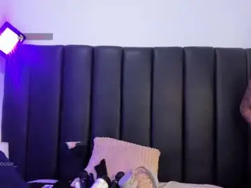 Chaturbate Live Sex Cam of cute_elii