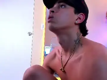 Chaturbate Sex Chat of benjamin_more