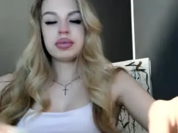 Chaturbate Live Sex Cam of rosaline_ly