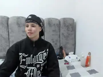 Chaturbate Live Sex Cam of bruno_cruz