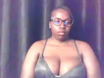 Chaturbate Watch Live Sex Cams of queen_melanine