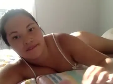 Chaturbate Live Sex Cam of sweetlittleangela