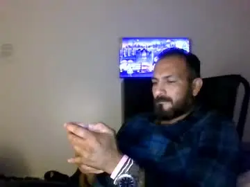 Chaturbate Live Sex Cam of larrabee13