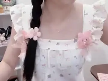 Chaturbate Nude Webcam of natycutiegirl