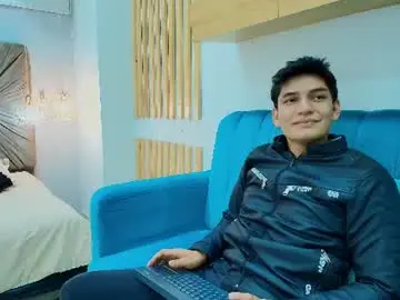 Chaturbate Sex Cam of demian_whitte