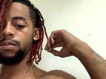 Chaturbate Live Sex Cam of daddylongyk