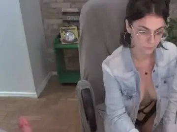 Chaturbate Live Sex Cam of mrscassie_th0m