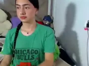 Chaturbate Live Sex Cam of alexis_brown11