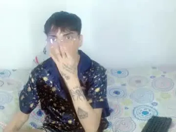 Chaturbate Free Porn Cam of flaco23_latino
