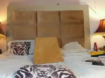 Chaturbate Live Sex Cam of gaticahotts