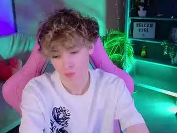 Chaturbate Best live sex cam show of curly_twinkboy
