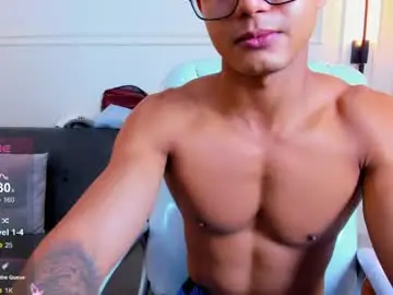 Chaturbate Live Sex Cam of paradise_boy_s