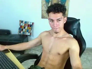 Chaturbate Sex Cam of ryan_cum18