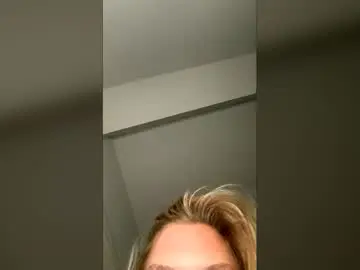 Chaturbate Live Sex Cam of lunalanexo