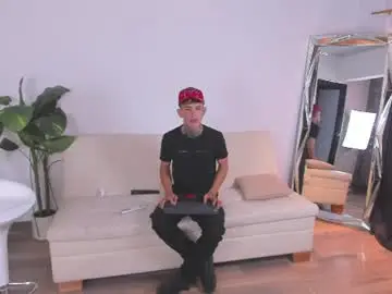 Chaturbate Free Live Porn of darwin_stark