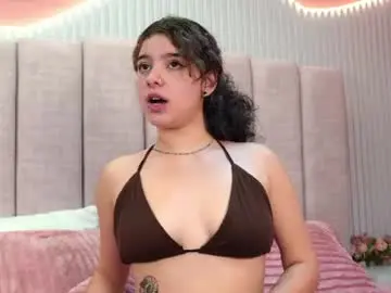 Chaturbate Live Sex Cam of naira_velvett