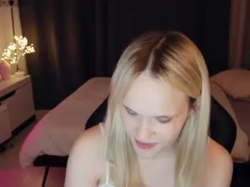 Chaturbate Nude Webcam of thehousemaid1