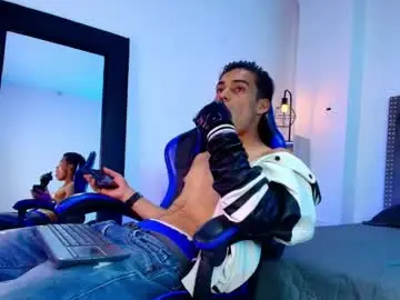 Chaturbate Live Porn of tommy_west_