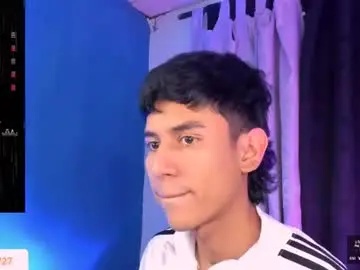 Chaturbate Live Sex Cam of damien_howard