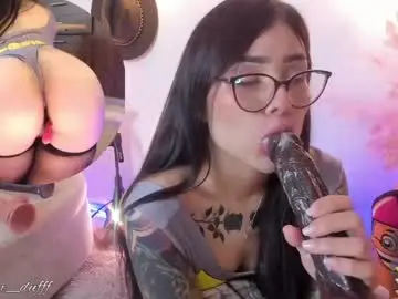 Chaturbate Live Sex Cam of pam_duff