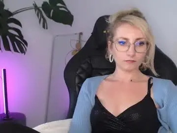 Chaturbate Free Porn Cam of cinderellamoon
