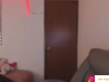 Chaturbate Live Sex of myaa_girl
