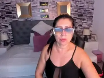 Chaturbate Nude Webcam of yeseniaa_25