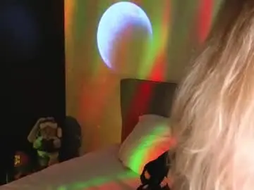 Chaturbate Live Sex Cam of larine_morgan
