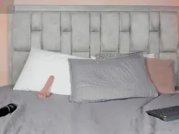 Chaturbate Live Sex Cam of paulinasilver