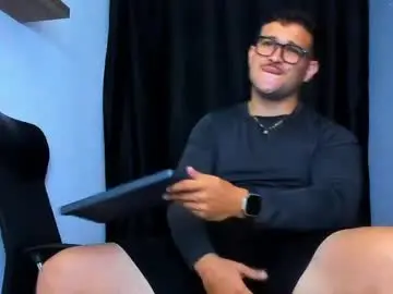 Chaturbate Live Porn of andrewdiaz_