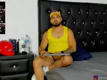 Chaturbate Watch Live Sex Cams of mikeblaree