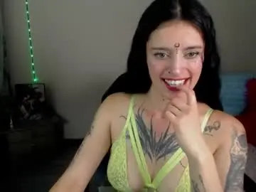 Chaturbate Free Porn Cam of lucia_evans21