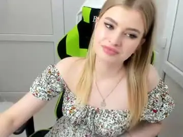 Chaturbate Free Live Porn of avelinerose