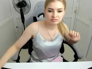 Chaturbate Free Live Porn of avelinerose
