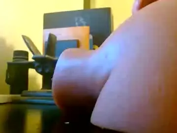 Chaturbate Free Live Porn of girthbulger2025