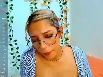 Chaturbate Adult Webcams of petite_blossom4