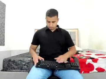 Chaturbate Best live sex cam show of simonkeler