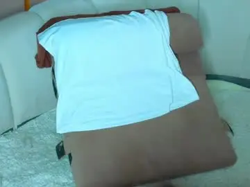Chaturbate Live Sex Cam of emilytrays