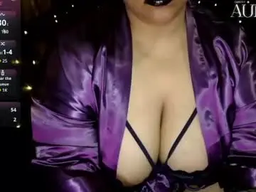 Chaturbate Live Sex Cam of quietlyaurora