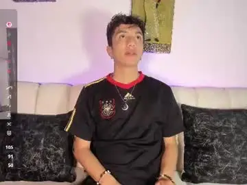 Chaturbate Live Sex Cam of mhatias_