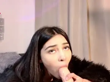 Chaturbate Live Sex Cam of celine_golden