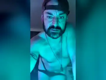 Chaturbate Free Live Porn of hungitalian40