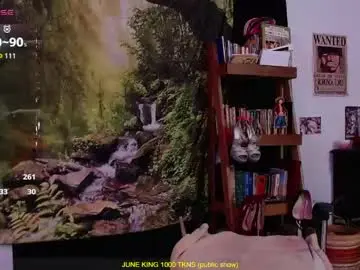 Chaturbate Live Sex Cam of valerie_smile