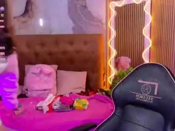 Chaturbate Live Sex Cam of katherine_tay