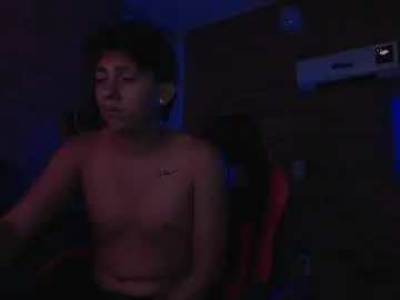 Chaturbate Live Sex of ethann2_