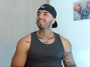 Chaturbate Live Sex of darius_phoenix
