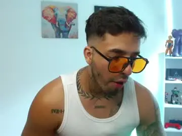 Chaturbate Best live sex cam show of darius_phoenix