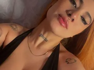 Myfreecams Free Porn Cam of Evelyn_rey