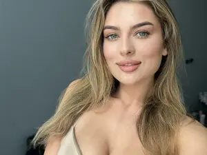 Myfreecams Watch Live Sex Cams of SindiMoon